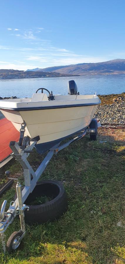 Nydelig Utsikt, Egen Leilighet Med To Parkeringer Movik  Exterior photo